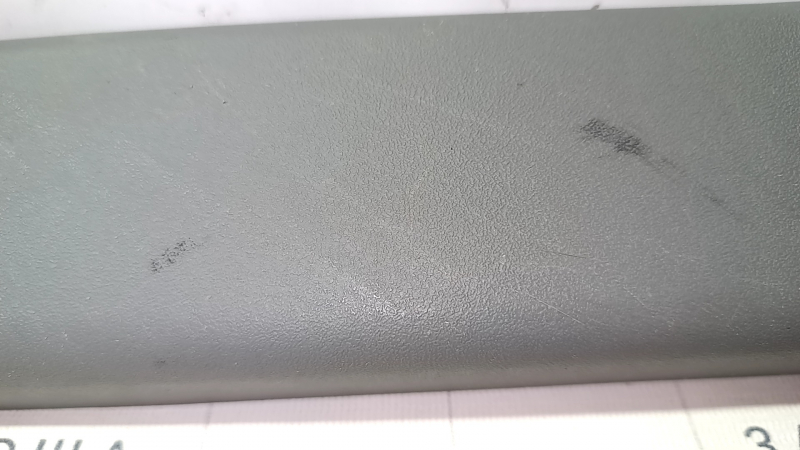 Front left door sill trim for Toyota Sienna 11-14, gray, scratches