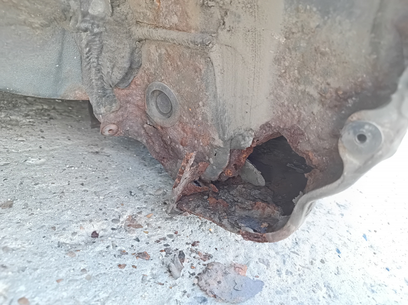 Quarter wing rear right Toyota Camry v40 graphite, on the body, dented, bumps, rusty
