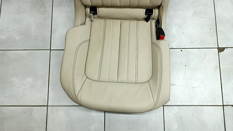 Rear seats, 2nd row, right, Audi Q5 80A 21-24, beige leather, manual, Standard, dents, scratches on plastic, needs cleaning