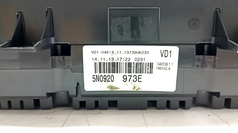VW Tiguan 2009-2014 instrument cluster with 88k scratches