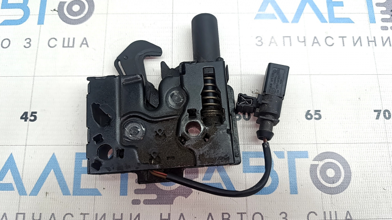 Right hood lock for Audi E-Tron 19-23 with sensor
