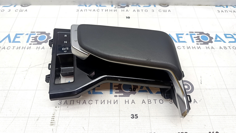 Audi E-Tron 19-23 black leather gearshift knob with scratches on the leather