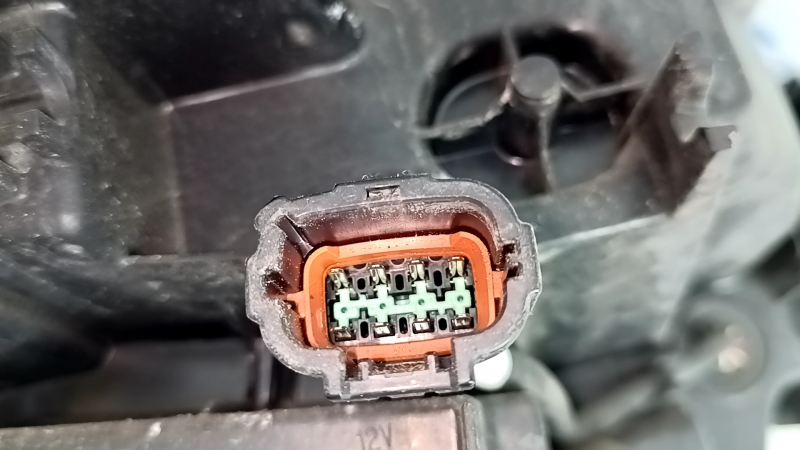 Left front headlight assembly for Nissan Murano z52 19-21 rest LED, broken mount, peeling paint, scratches