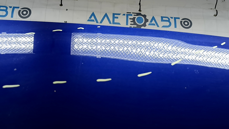 Naked tailgate with glass for a Nissan Murano z52, 20-24 tinted, blue RAY, dent, scratches on the glass