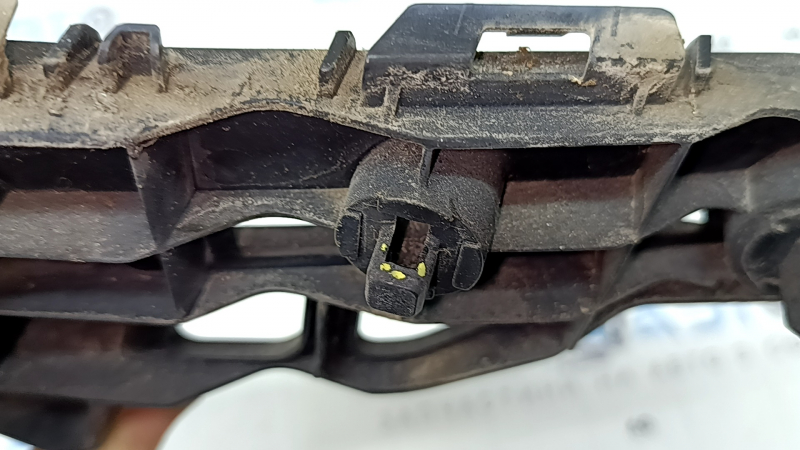 Right front bumper mount for Toyota Prius V 12-17, crack in mount, broken latch
