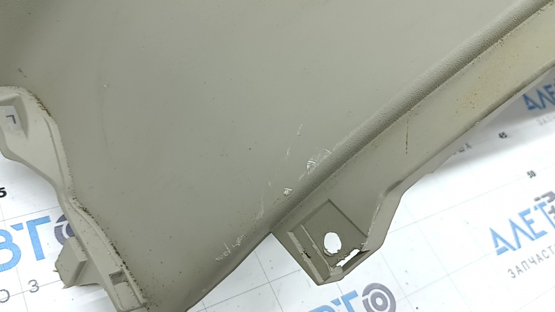 Right arch trim for Toyota Prius V 12-17, beige, scratches, needs cleaning