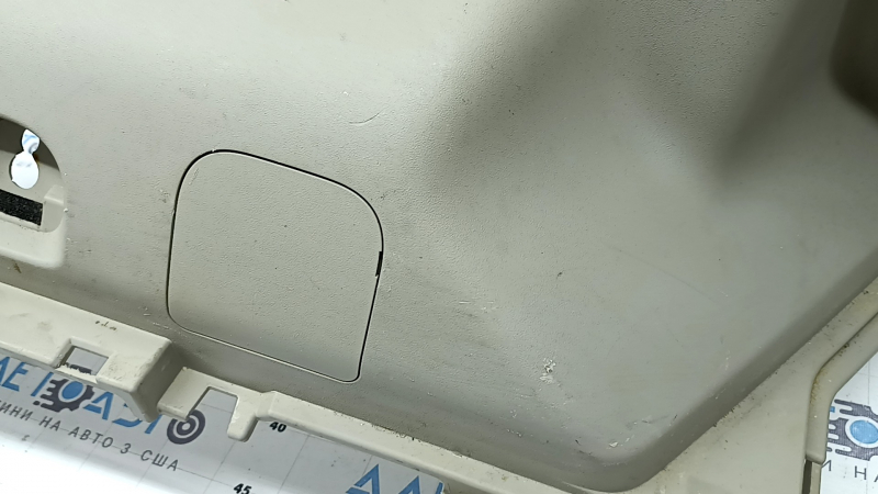 Right arch trim for Toyota Prius V 12-17, beige, scratches, needs cleaning