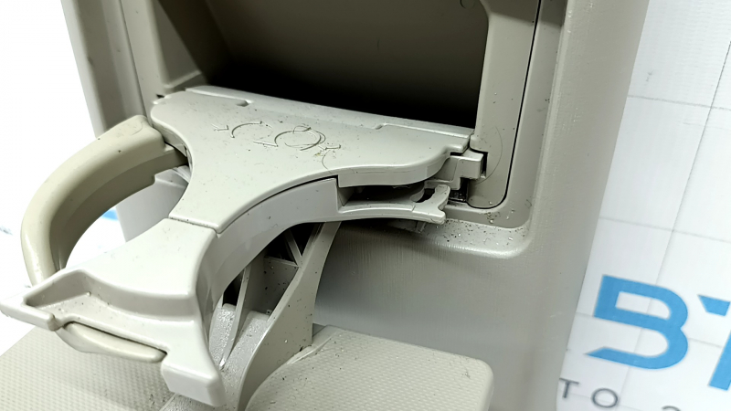 Rear center console trim for Toyota Prius V 12-14 beige, with cup holders, scratches, broken cup holder