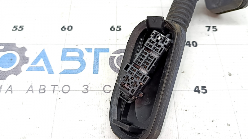 Rear left door wiring for a Chevrolet Equinox 20-24