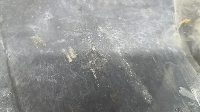 Front left fender liner, front part of BMW X3 G01 18-21, crack, dent