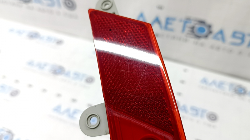 Hyundai Tucson 22-25 rear left fender arch reflector scratches
