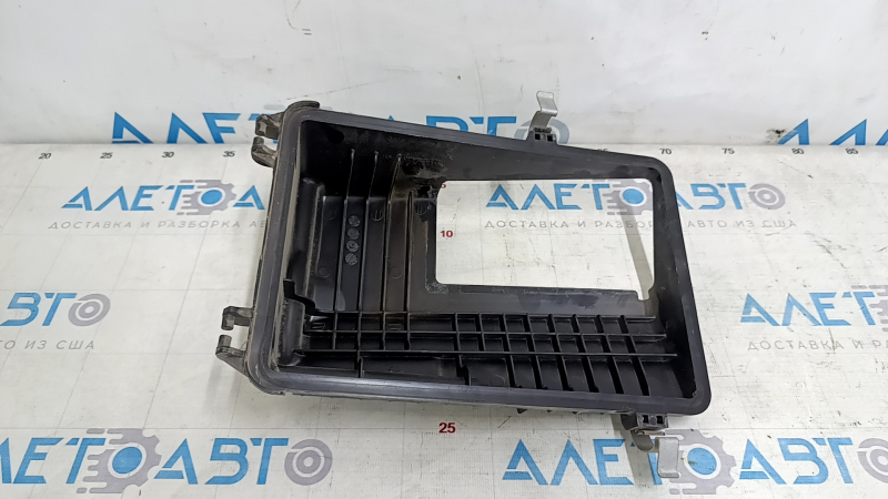 Nissan Rogue 14-20 Air Filter Housing Upper Cover