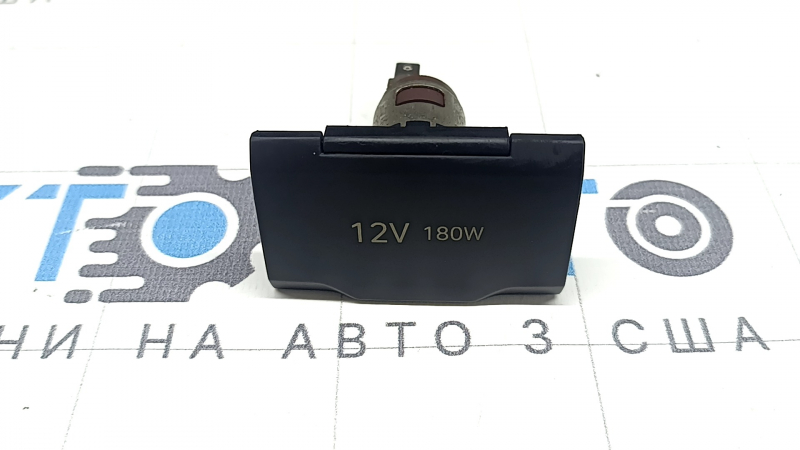 Cigarette lighter in the left wheel arch trim of the Hyundai Tucson 22-25