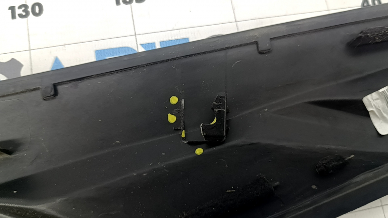 Left rear fender trim for Hyundai Tucson 22-25, matte chrome, broken fasteners, cracks in fasteners, scratches