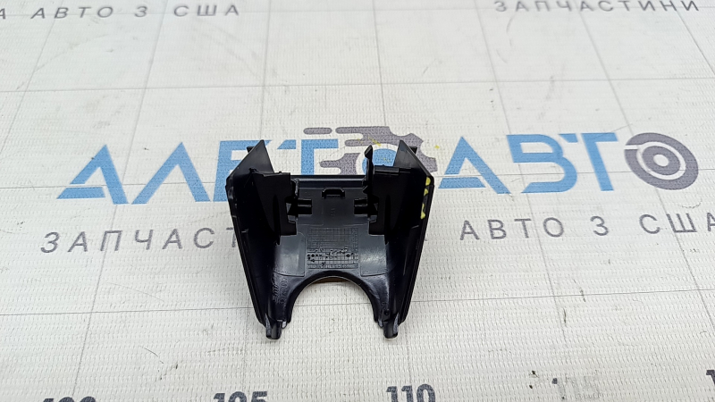 The interior mirror cover for the Audi E-Tron 19-23 is black and the mount is broken.