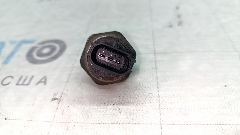 Fuel pressure sensor for Hyundai Tucson 22-25 1.6T HEV on the fuel rail