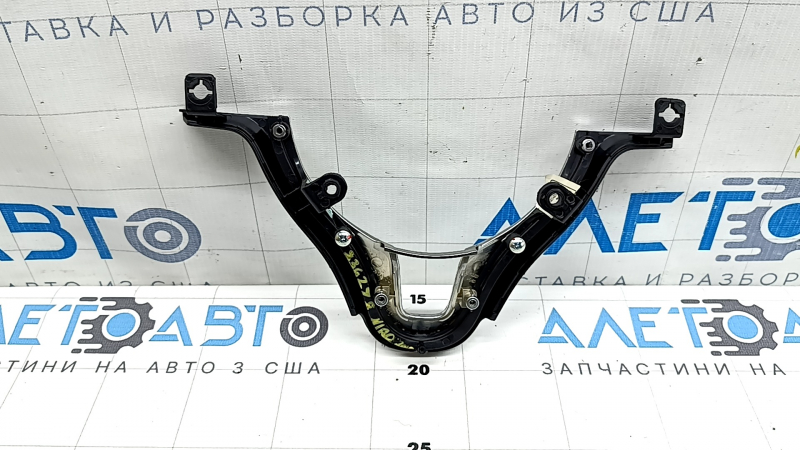 Kia Niro 20-22 chrome steering wheel cover, 2 pieces, scratches, crack in mount