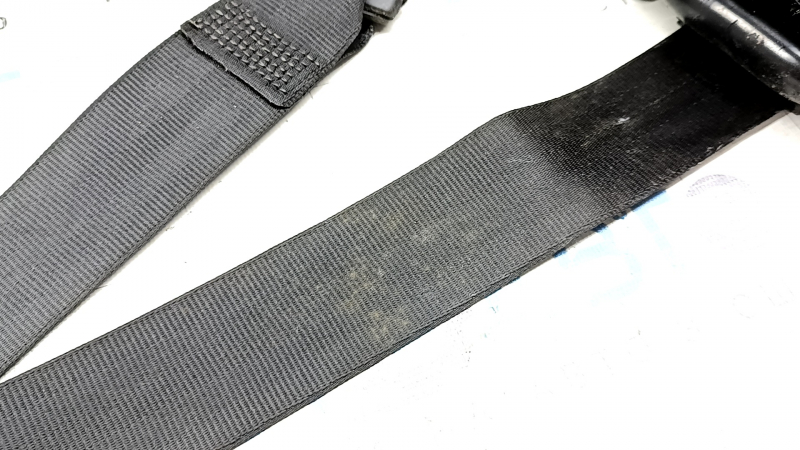 Passenger seat belt with tensioner VW Tiguan 18-21 black for dry cleaning