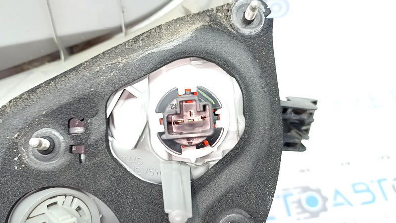 Right outer fender light for Toyota Camry v50 12-14 USA, crack, scratches, broken mount, glued on