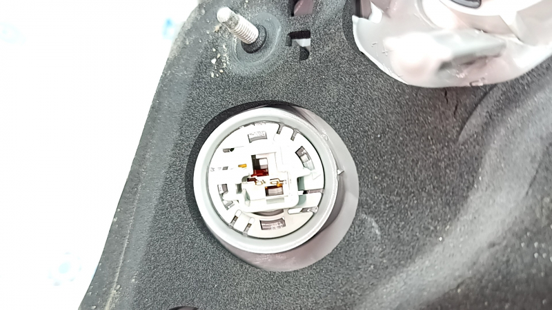 Right outer fender light for Toyota Camry v50 12-14 USA, crack, scratches, broken mount, glued on