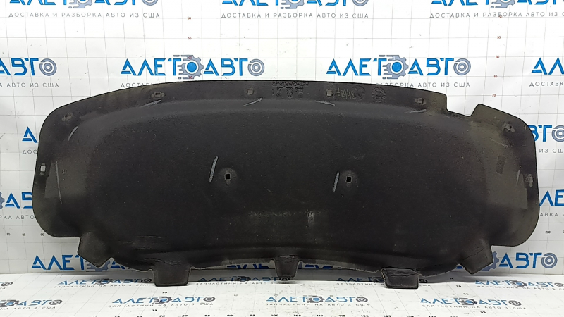 The hood insulation of the VW Tiguan 18-24 is torn.