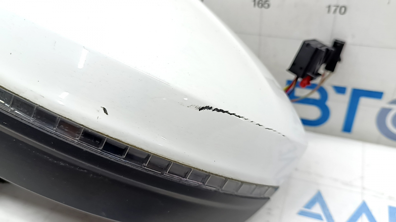 Left side mirror assembly for VW Tiguan 18-19, 6+2 pins, BSM, turn signal, heated, white, scratches