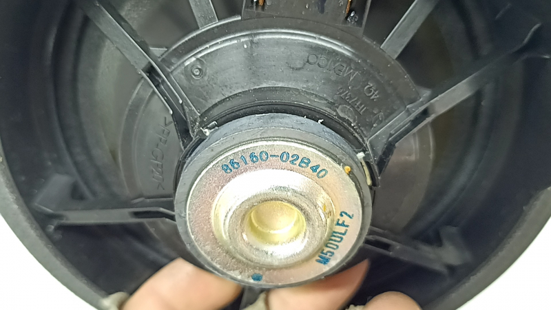 Toyota Rav4 19-24 rear right door speaker