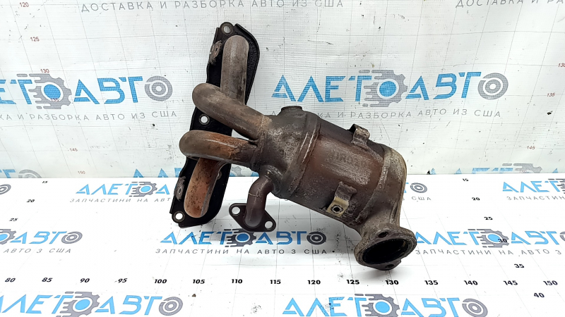 Rusty exhaust manifold with catalytic converter for Kia Niro 17-22 HEV, PHEV