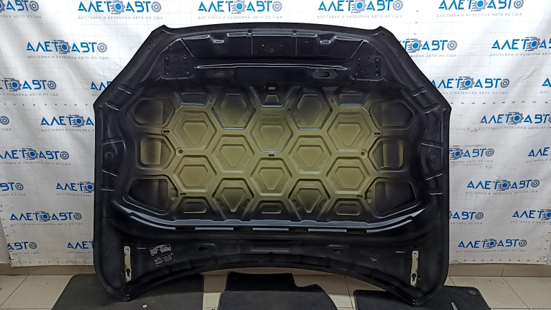 Volvo XC90 16-23 aluminum hood, black 717, bumpers, sand