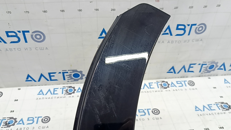 Rear right fender arch trim for Kia Niro 23-24, gloss black, scratches, broken mount, crack in mount