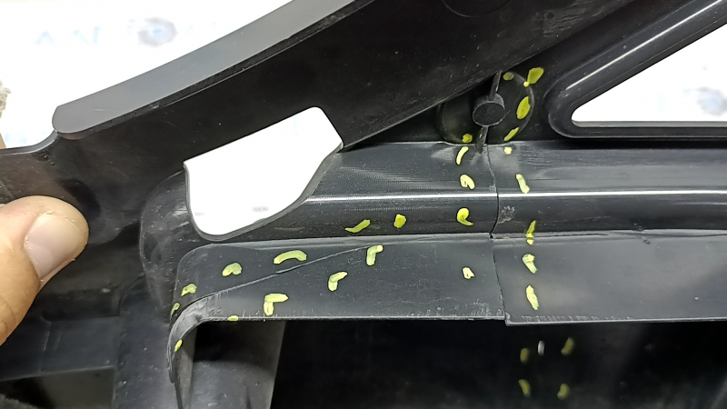 The lower right rear bumper mount for the BMW X3 G01 18-21 is broken.