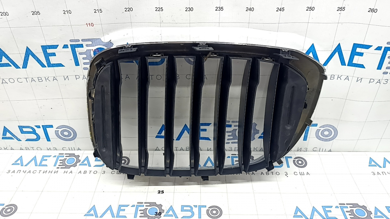 Right radiator grill BMW X3 G01 18-21 nostril, chrome frame + gray grille, broken fasteners, sand