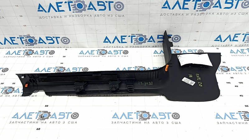Front right door sill trim for Ford Explorer 20-24, black, scratches, broken fasteners