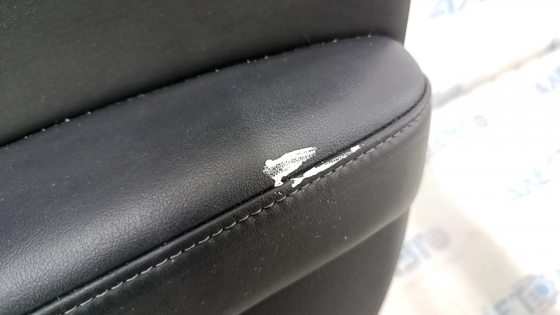 Front right door panel for Lexus CT200h 11-17, black leather, insert and armrest, black leather, with control panel, scratches, paint stain on the leather