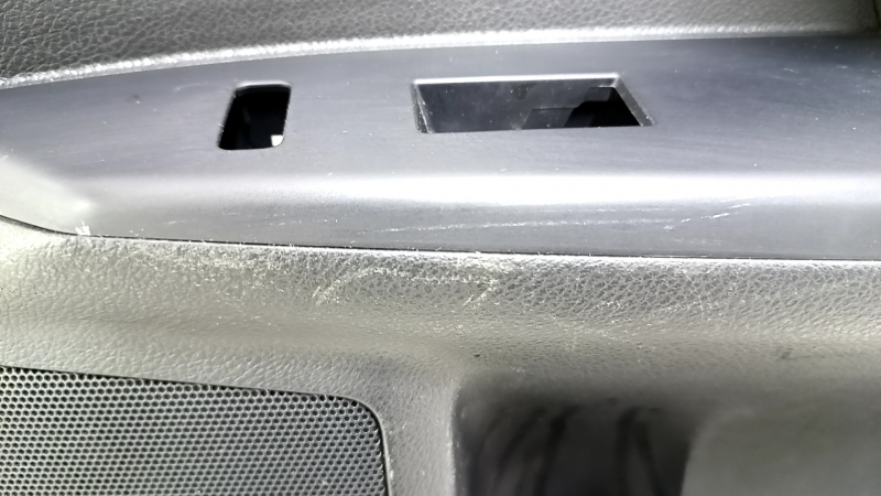 Front right door panel for Lexus CT200h 11-17, black leather, insert and armrest, black leather, with control panel, scratches, paint stain on the leather