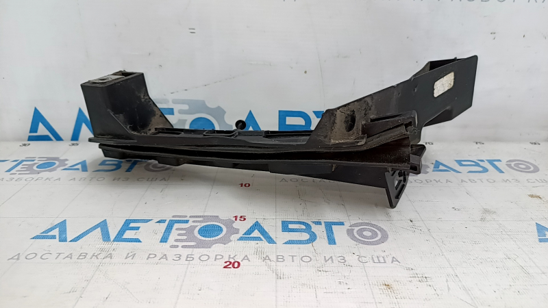 Ford Fusion mk5 13-20 type 2 rear left door glass guide, broken mount