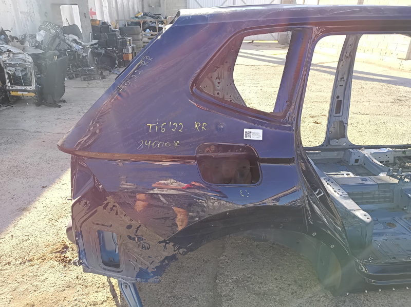 Quarter wing rear right VW Tiguan 18-24 long on the body, blue, pokes