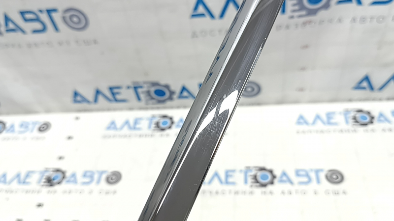 Jeep Grand Cherokee WK2 11-22 chrome rear bumper trim, scratches