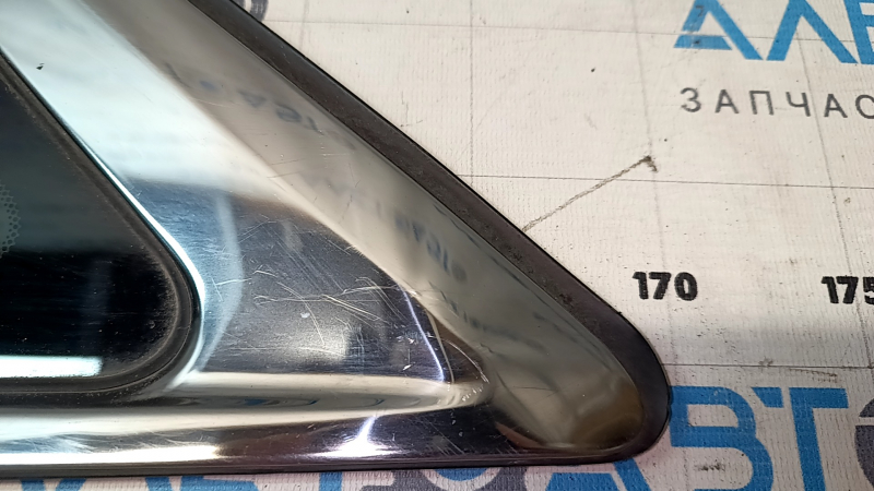 Rear left window with blind glass, Infiniti JX35 QX60 13-20, scratches on chrome
