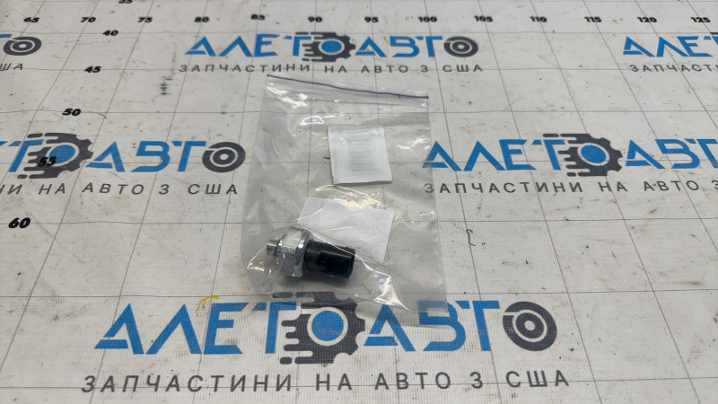 Mercedes W167 GLE 350 450 20-24 air conditioning pressure sensor on the radiator