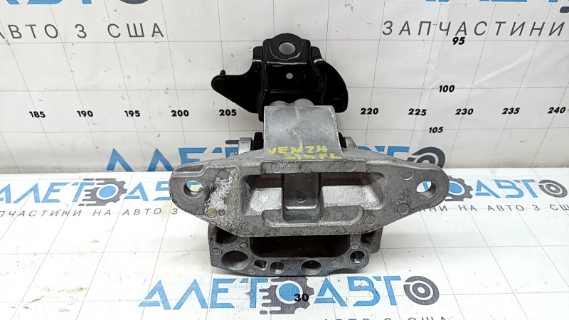 The left engine mount of a Toyota Venza 21-24 is cracked.