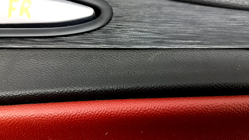 Alfa Romeo Stelvio 18-25 front right door panel, black with red leather, with wood insert, with handle, scratches