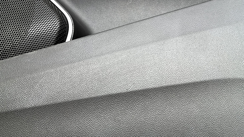 Alfa Romeo Stelvio 18-25 front right door panel, black with red leather, with wood insert, with handle, scratches