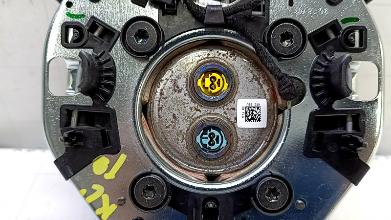 Jeep Cherokee KL 19-23 black steering wheel airbag for the driver