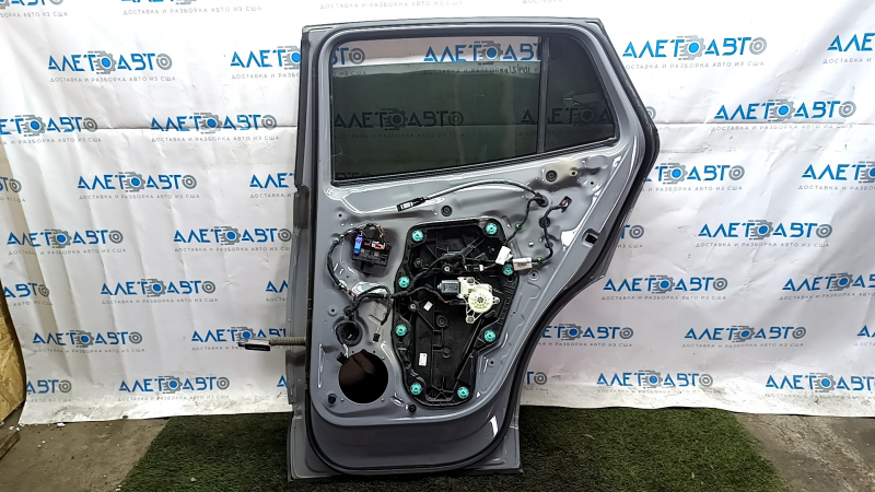Rear right door assembly Volkswagen ID.4 21-22 gray LA7C, painted, debris under the paint, paint peeling, bump from the inside