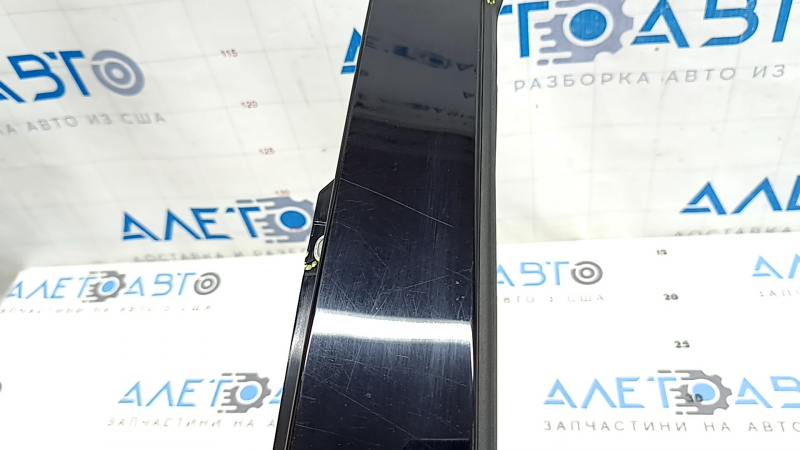 Alfa Romeo Stelvio 18-25 front right rear side door trim, cracks in fasteners, scratches, torn seal