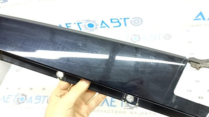 Alfa Romeo Stelvio 18-25 front right rear side door trim, cracks in fasteners, scratches, torn seal