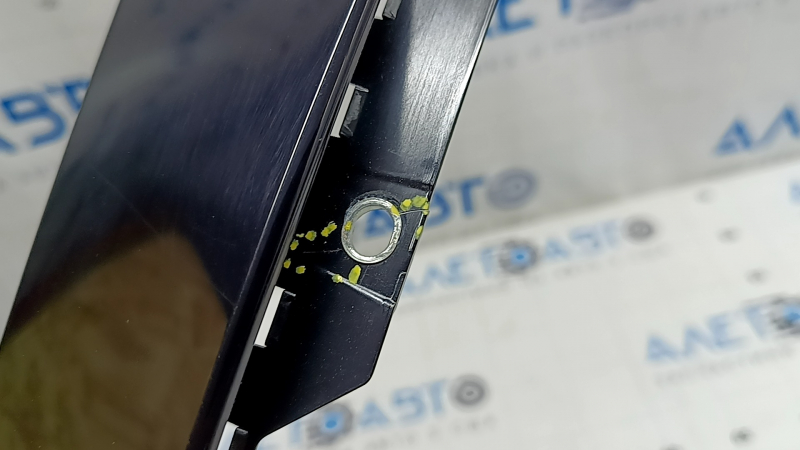 Alfa Romeo Stelvio 18-25 front right rear side door trim, cracks in fasteners, scratches, torn seal