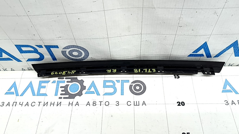 Alfa Romeo Stelvio 18-25 rear right side door trim, scratches