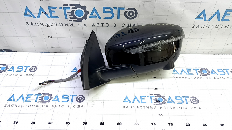Left side mirror assembly Nissan Rogue Sport 17-22 11-pin, turn signal, heated, camera, for BSM, black, worn
